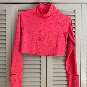 Oiselle reflective long sleeve cropped running shirt in pink/ small